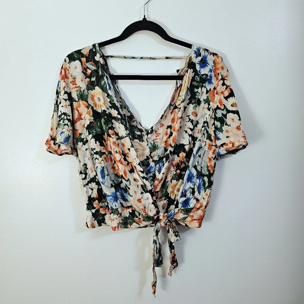 Zara | Floral V-Neck Wrap Top - Picture 1 of 8
